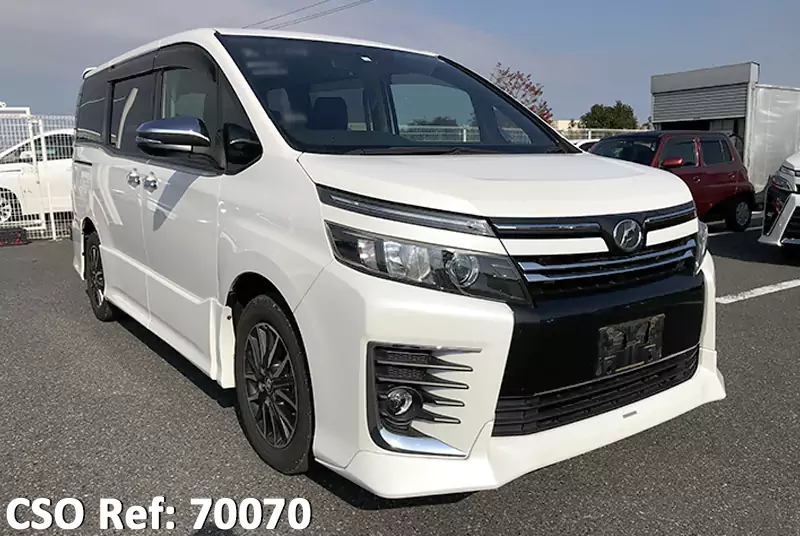 Toyota / Voxy 2014